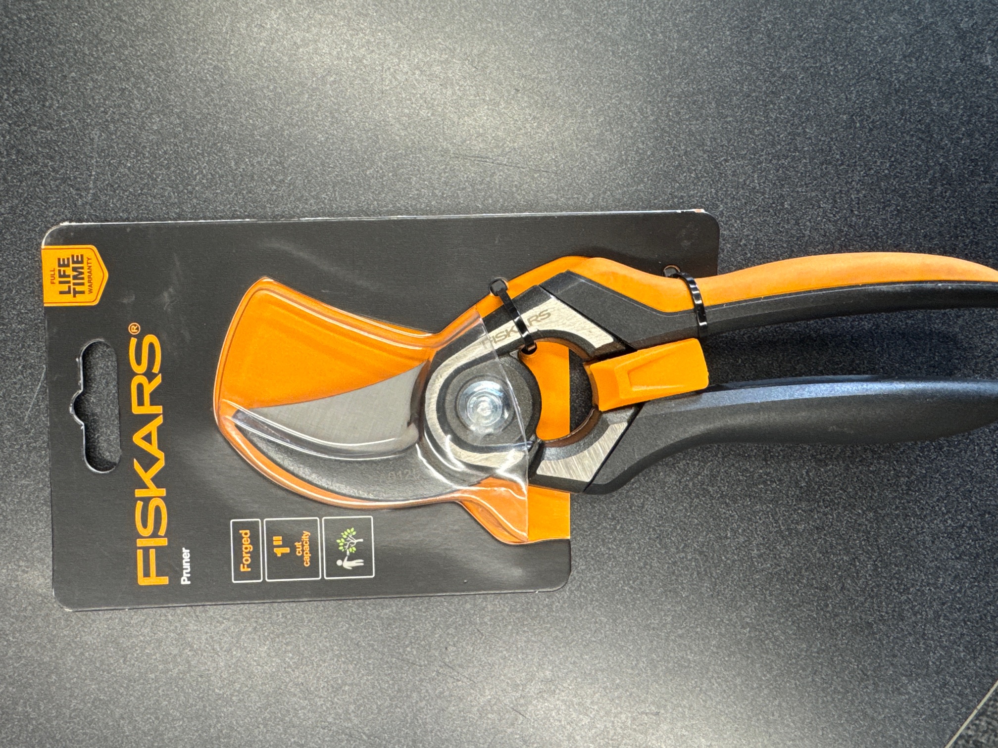 Fiskars pruner